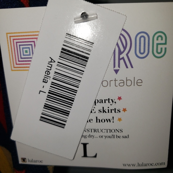 LulaRoe Amelia Dress - Picture 3 of 3